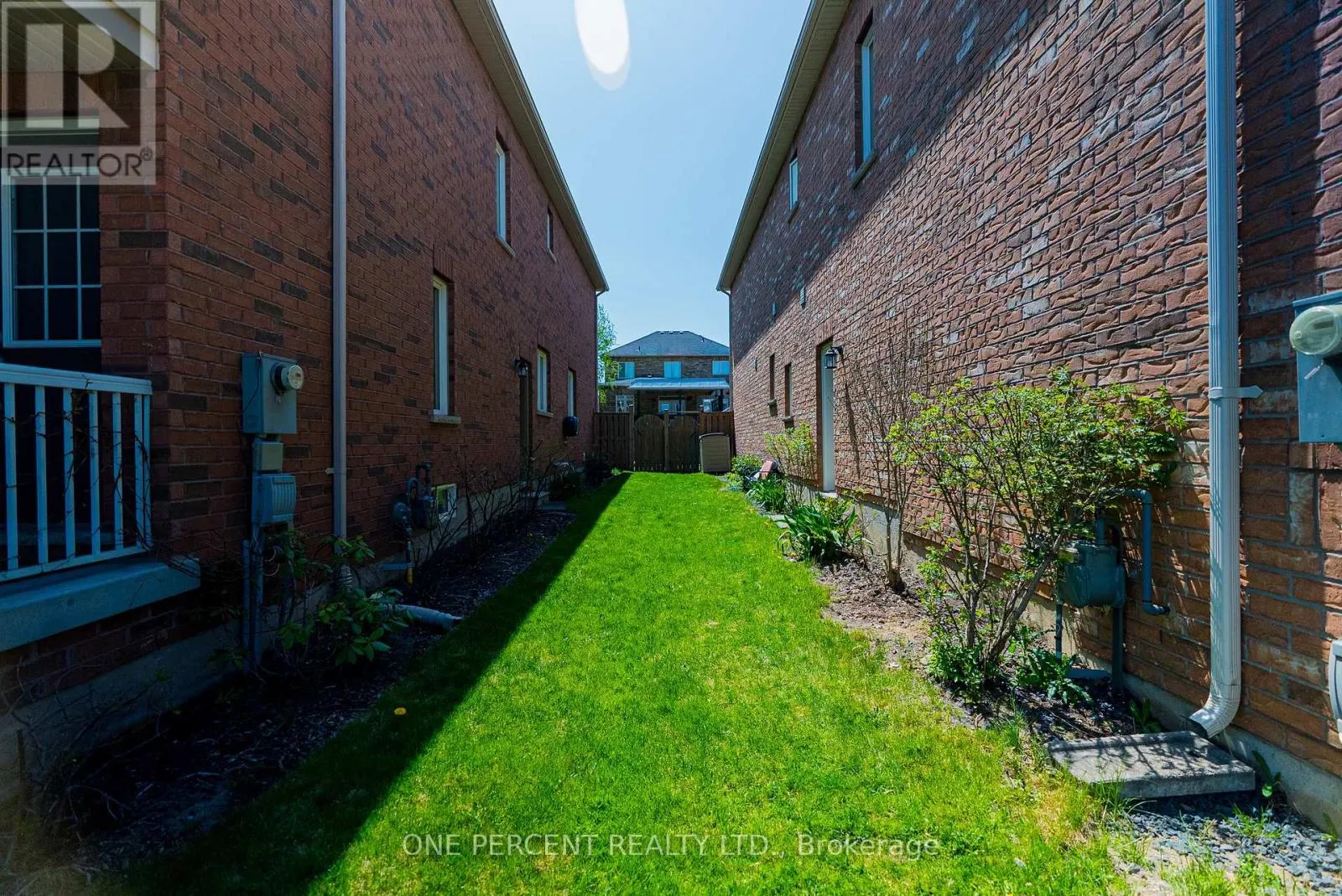 6 DUFFEL CRESCENT