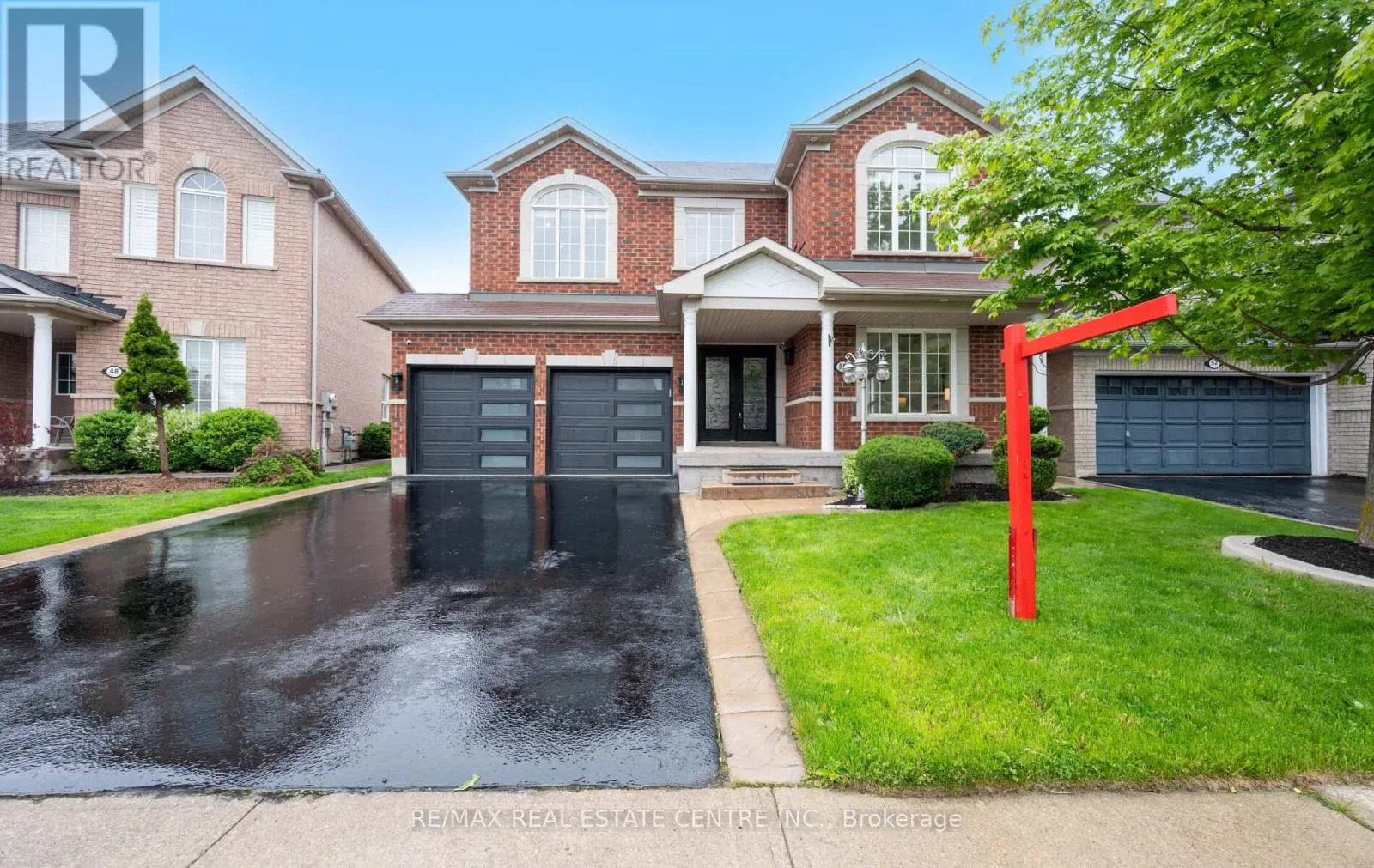 50 AMBOISE CRESCENT