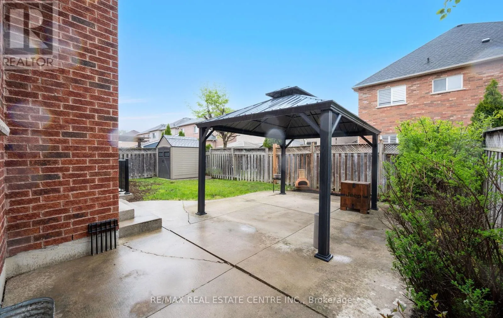 50 AMBOISE CRESCENT