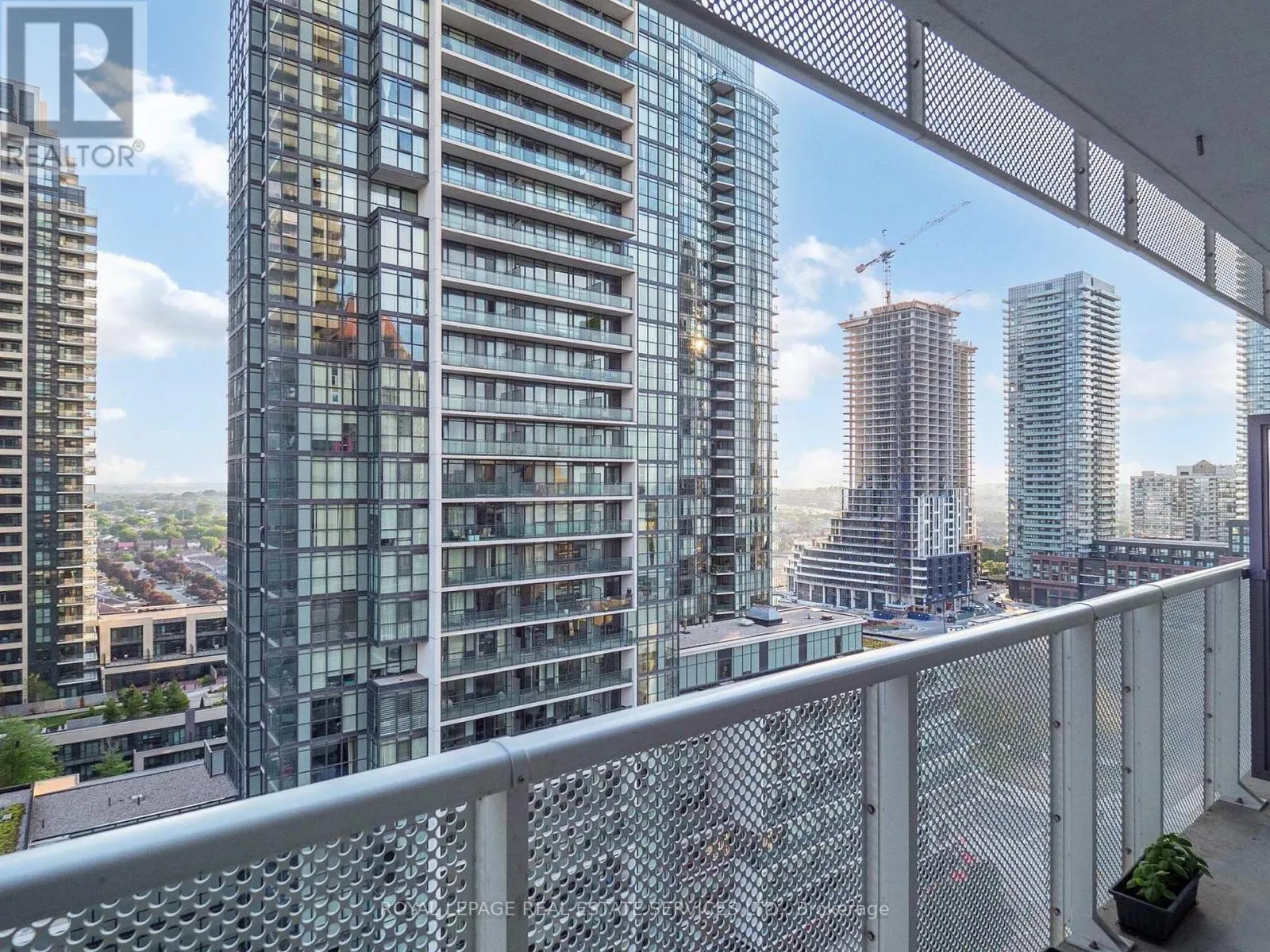 1612 - 4065 CONFEDERATION PARKWAY