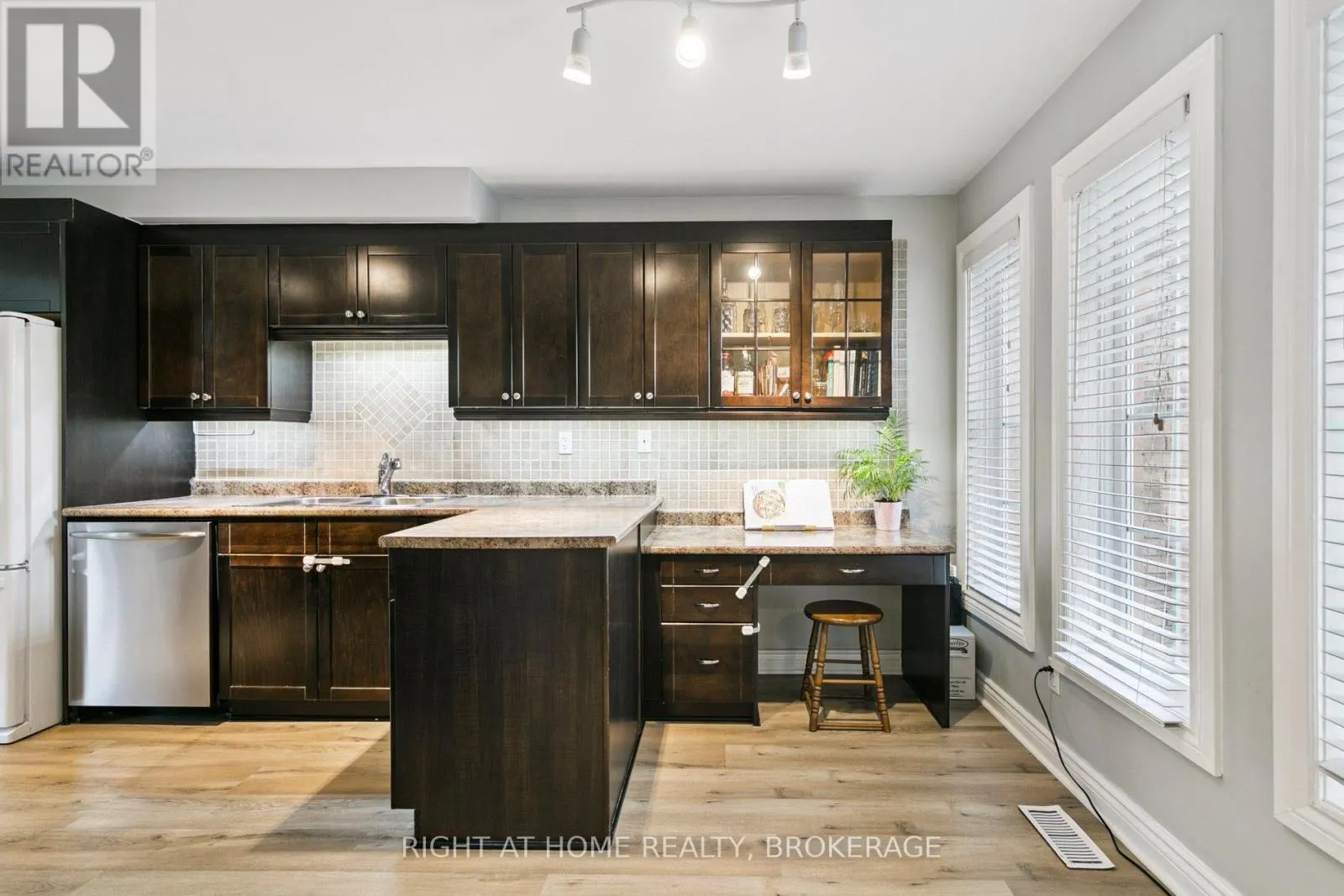 550 ELIZA CRESCENT