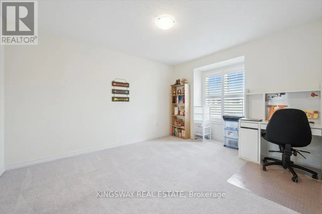 688 KENNEDY CIRCLE W