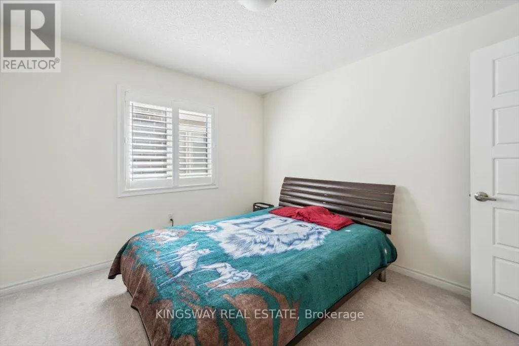 688 KENNEDY CIRCLE W