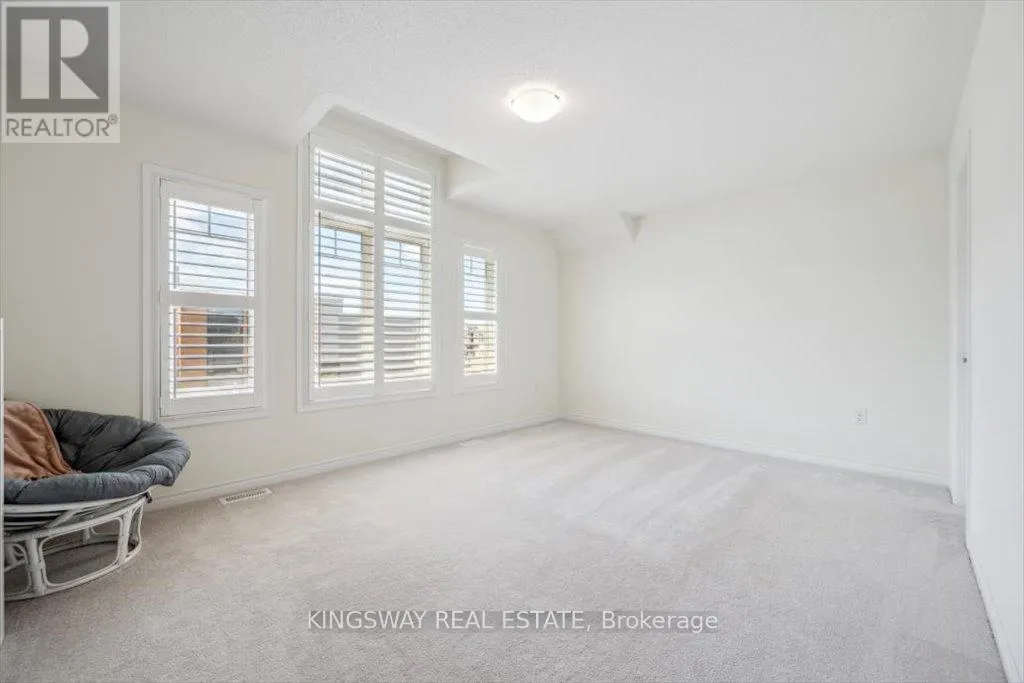 688 KENNEDY CIRCLE W