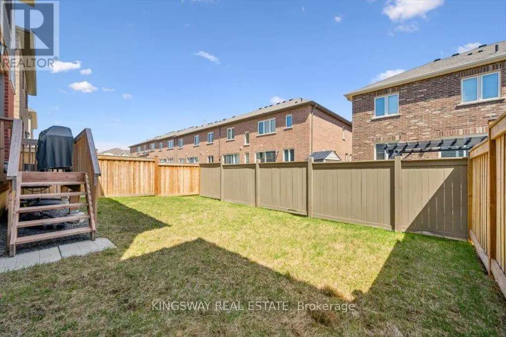 688 KENNEDY CIRCLE W