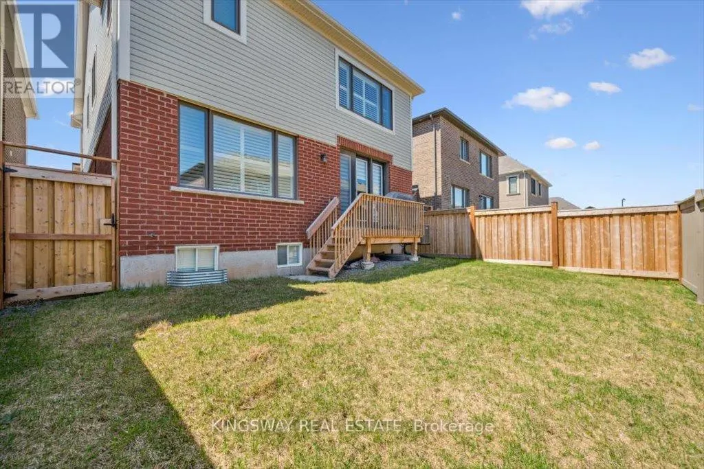 688 KENNEDY CIRCLE W