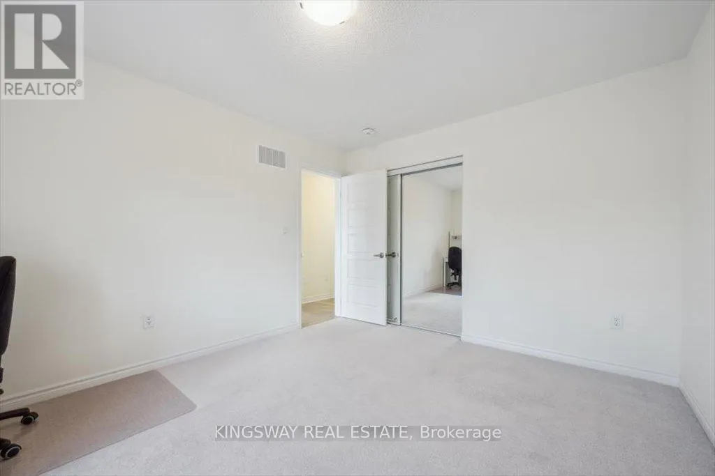 688 KENNEDY CIRCLE W