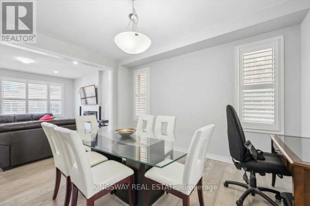 688 KENNEDY CIRCLE W
