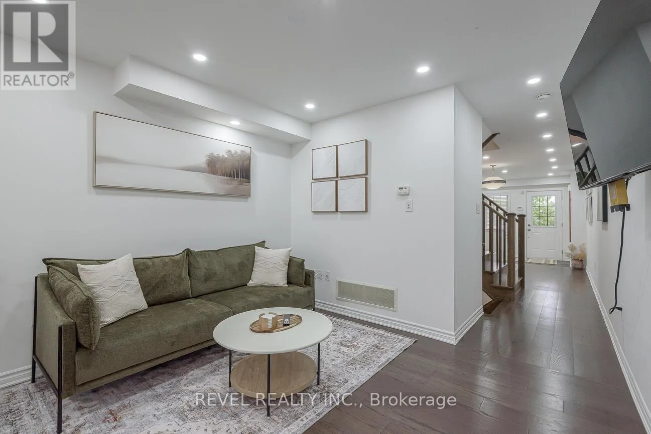 9 LOTHBURY DRIVE