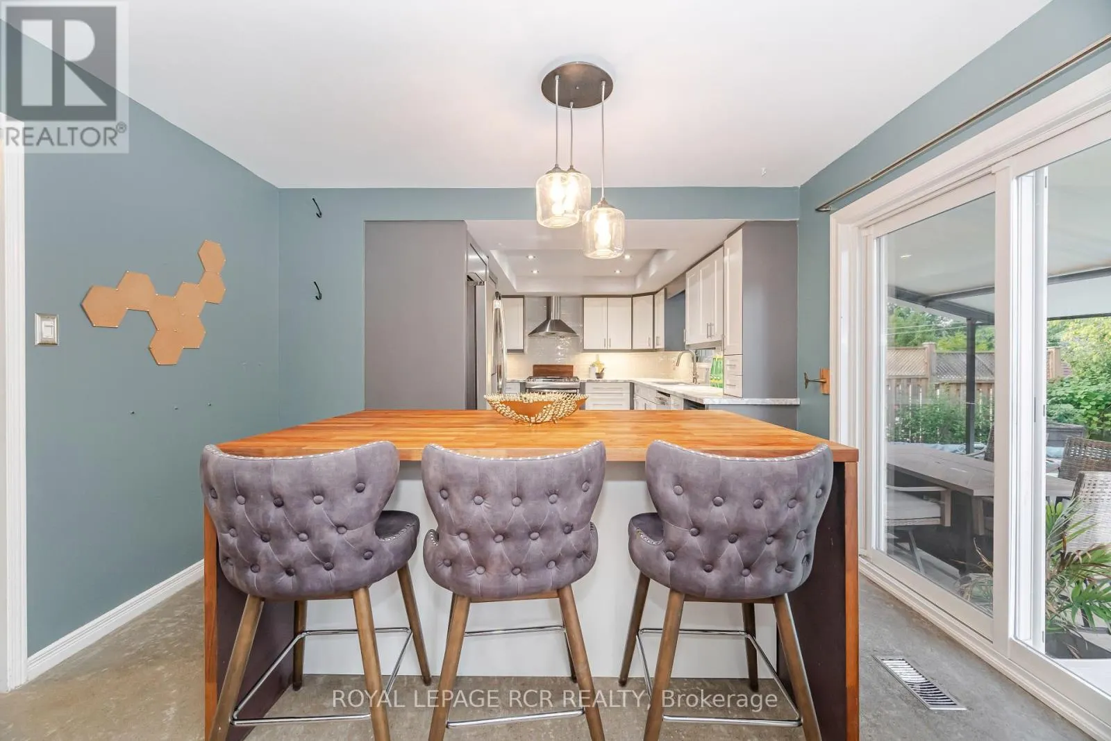 417 KINGSVIEW DRIVE