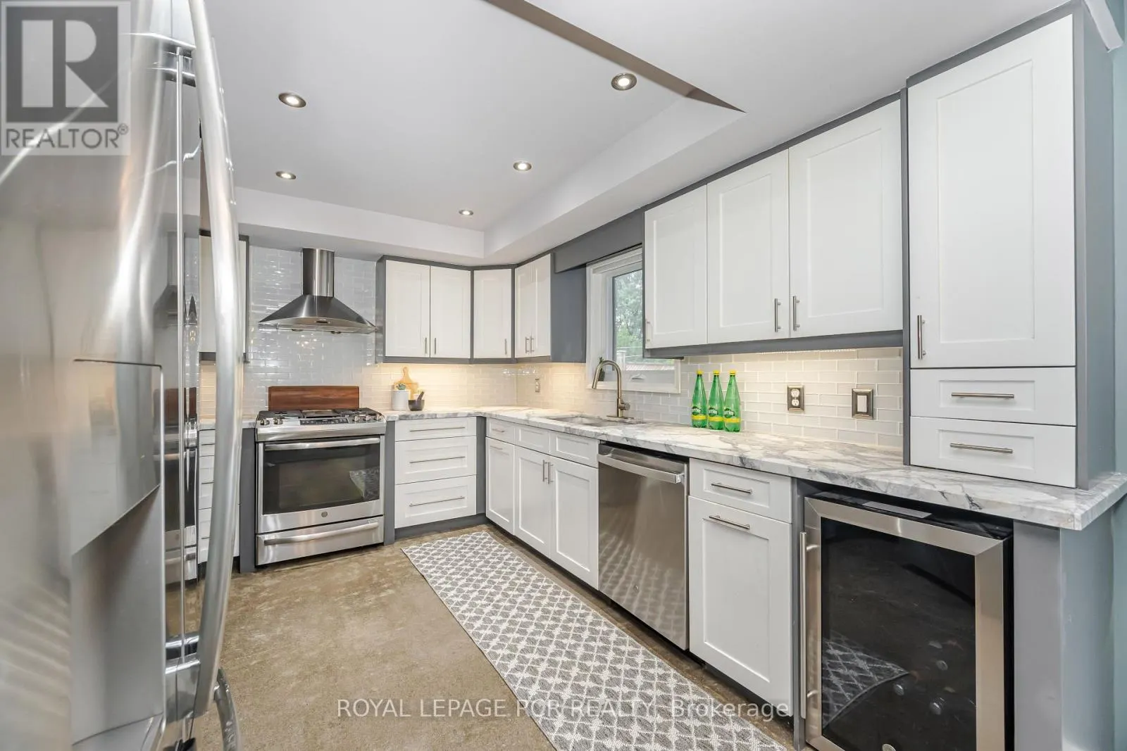 417 KINGSVIEW DRIVE