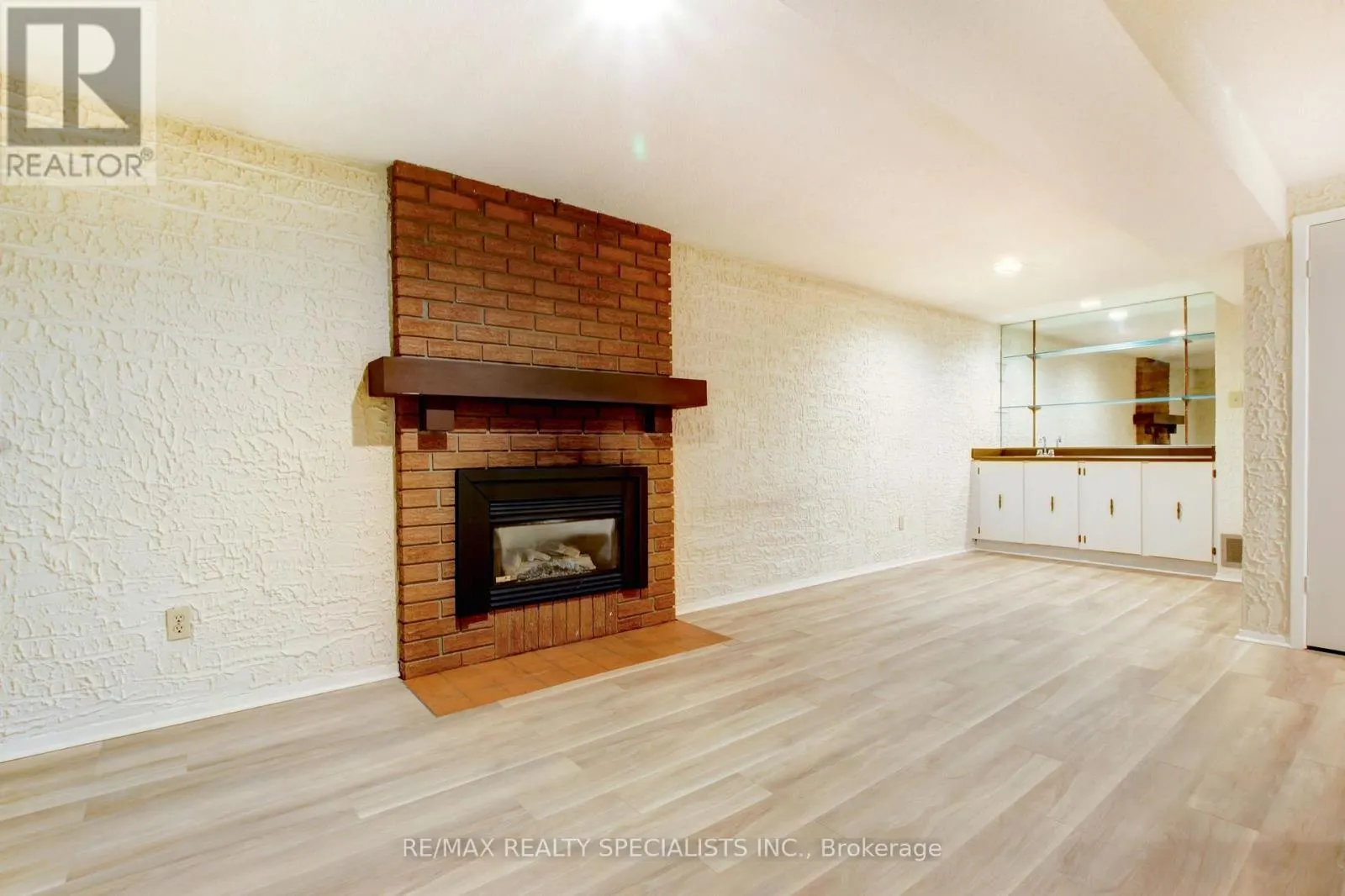 4120 STONEMASON CRESCENT