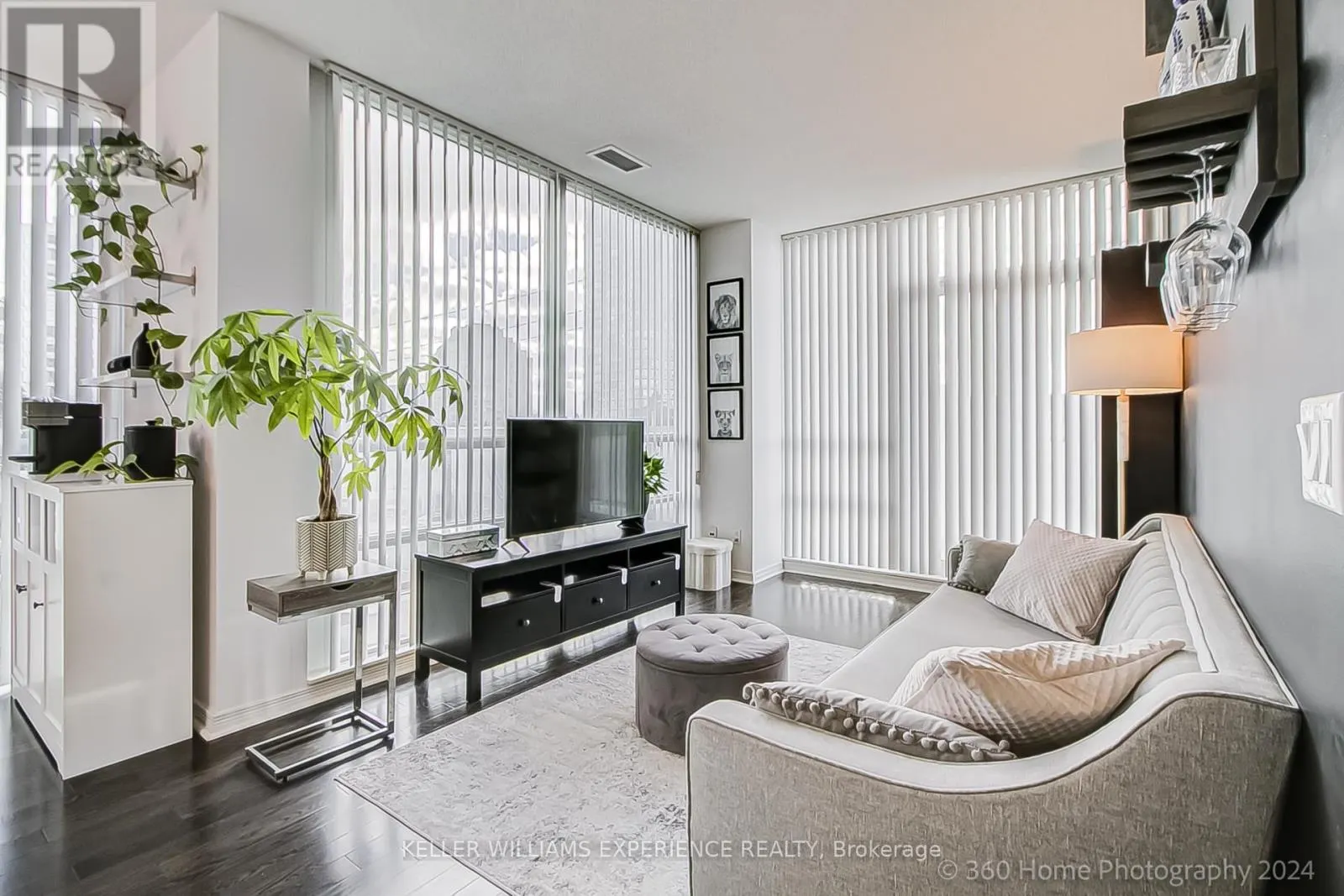 201 - 15 LEGION ROAD
