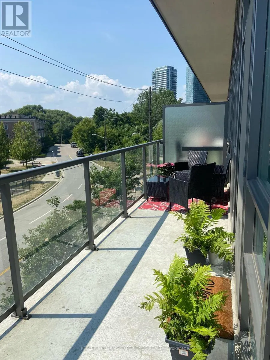 201 - 15 LEGION ROAD