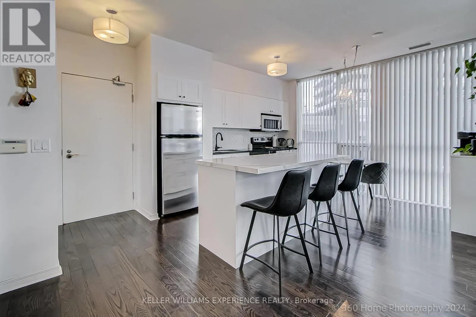 201 - 15 LEGION ROAD