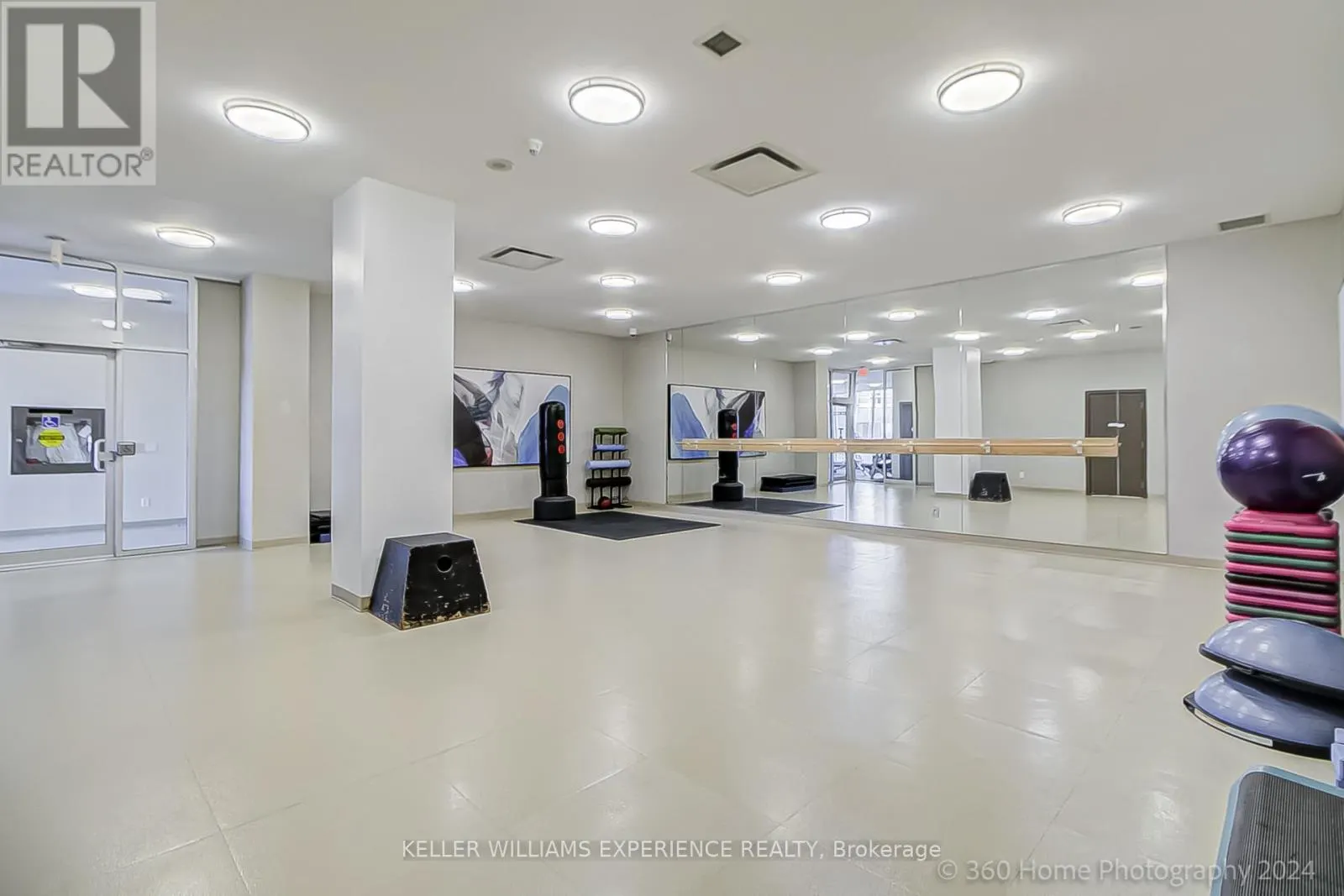 201 - 15 LEGION ROAD