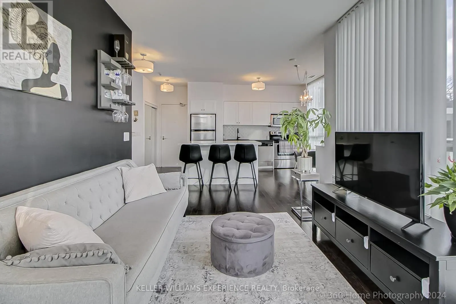 201 - 15 LEGION ROAD