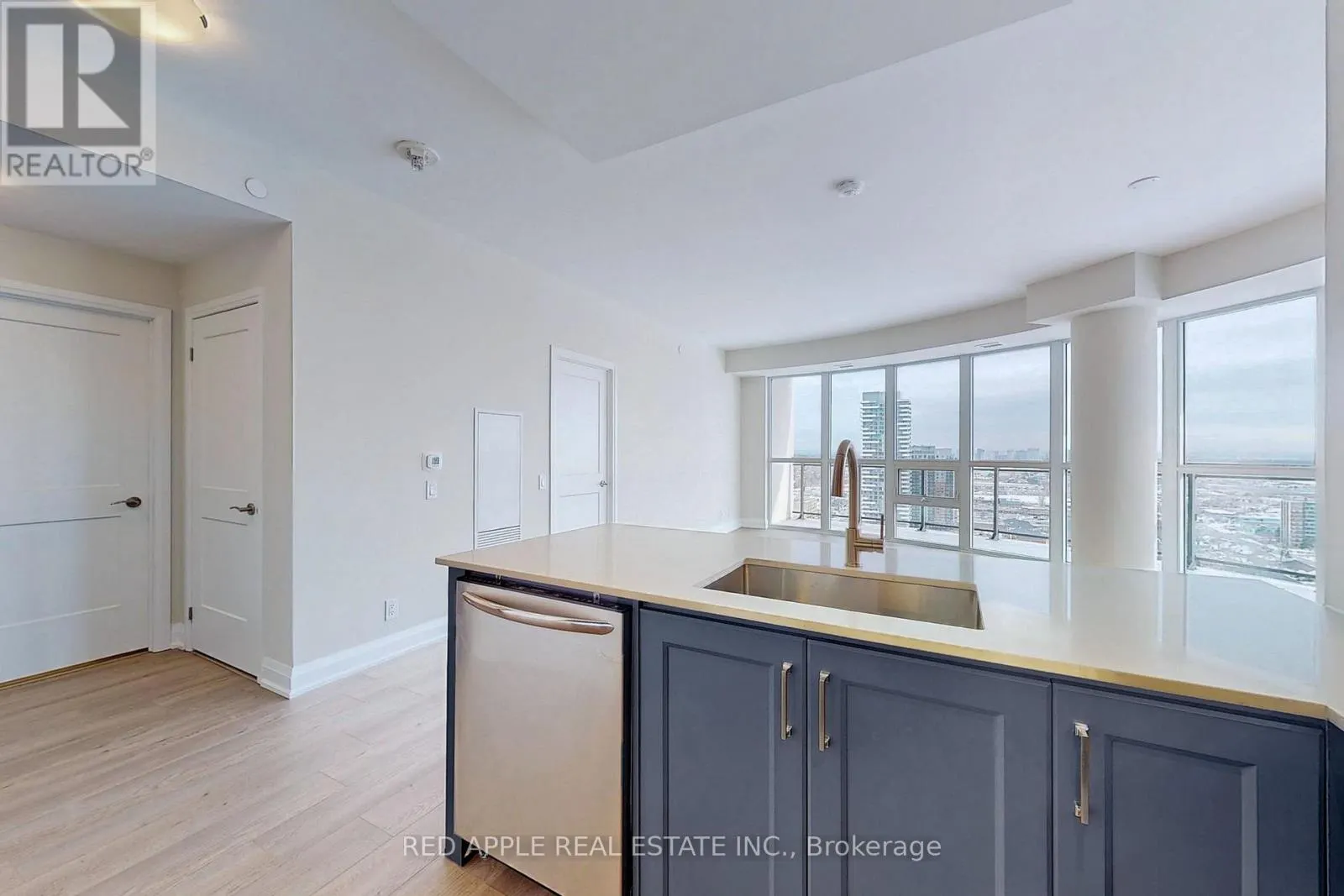2203 - 15 LYNCH STREET
