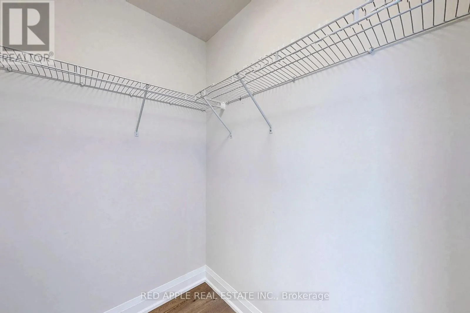 2203 - 15 LYNCH STREET