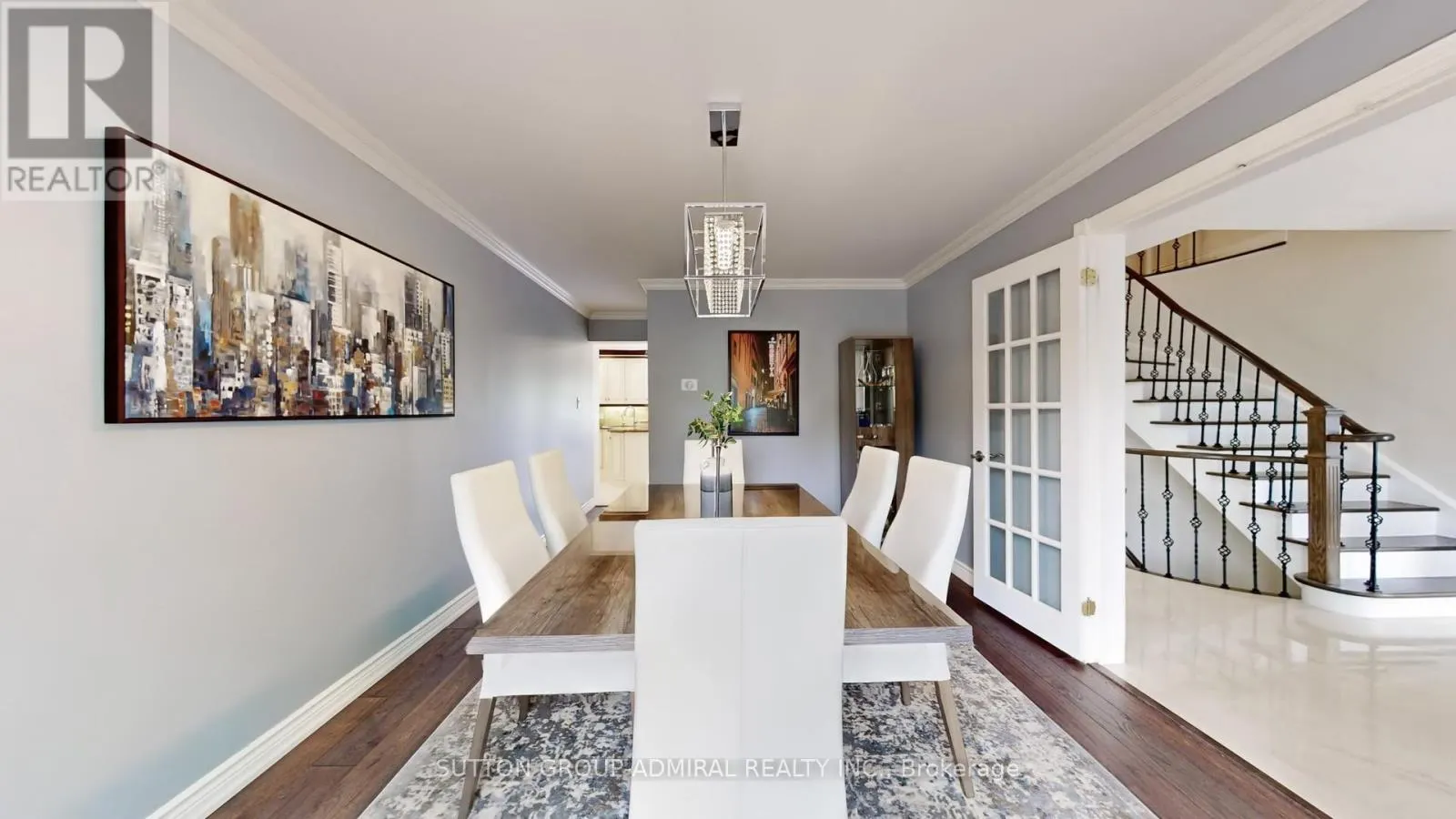 10 WALTON DRIVE