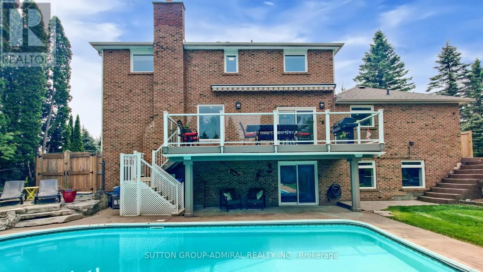 10 WALTON DRIVE