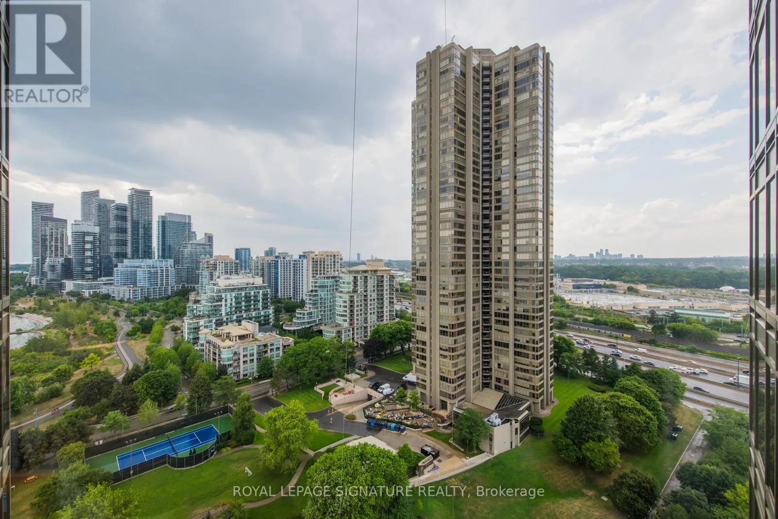 2108 - 1 PALACE PIER COURT