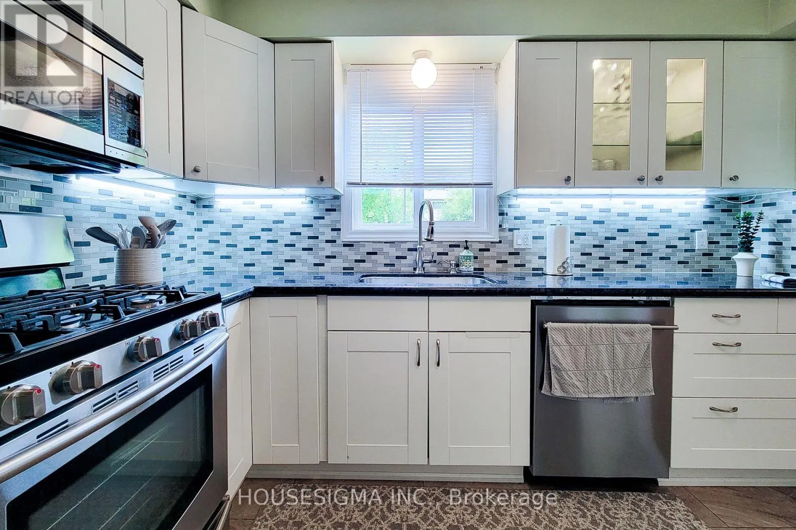 3111 CANTELON CRESCENT