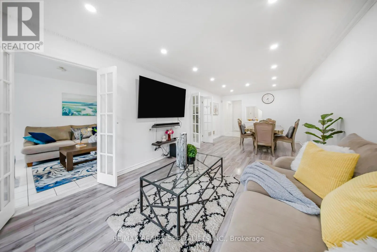 92 BLACK OAK DRIVE