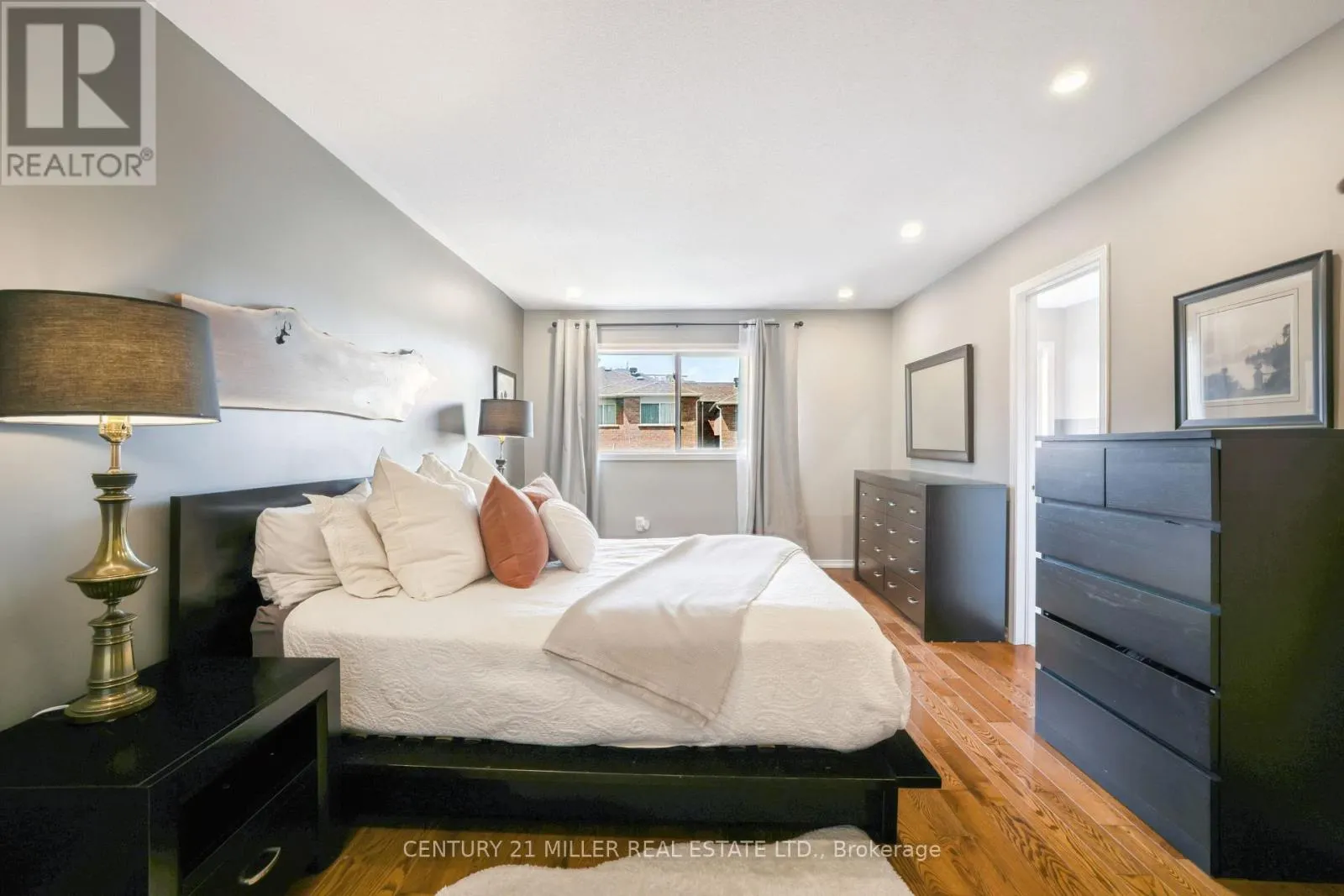 1745 COBRA CRESCENT
