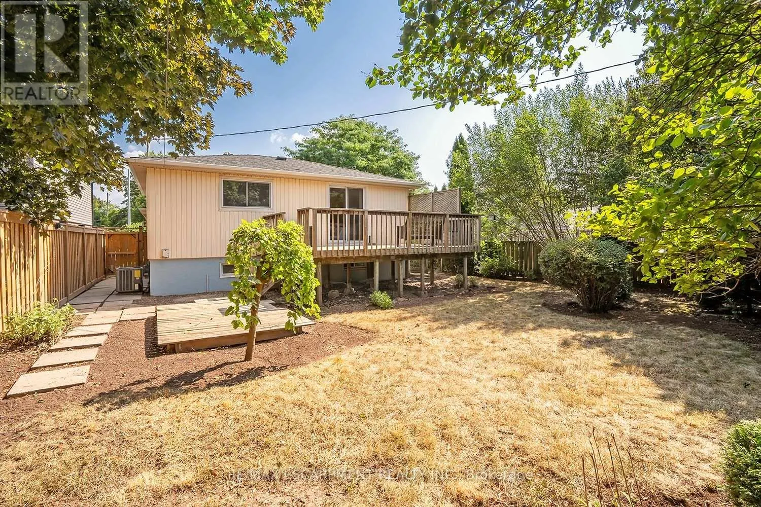 652 ARDLEIGH CRESCENT