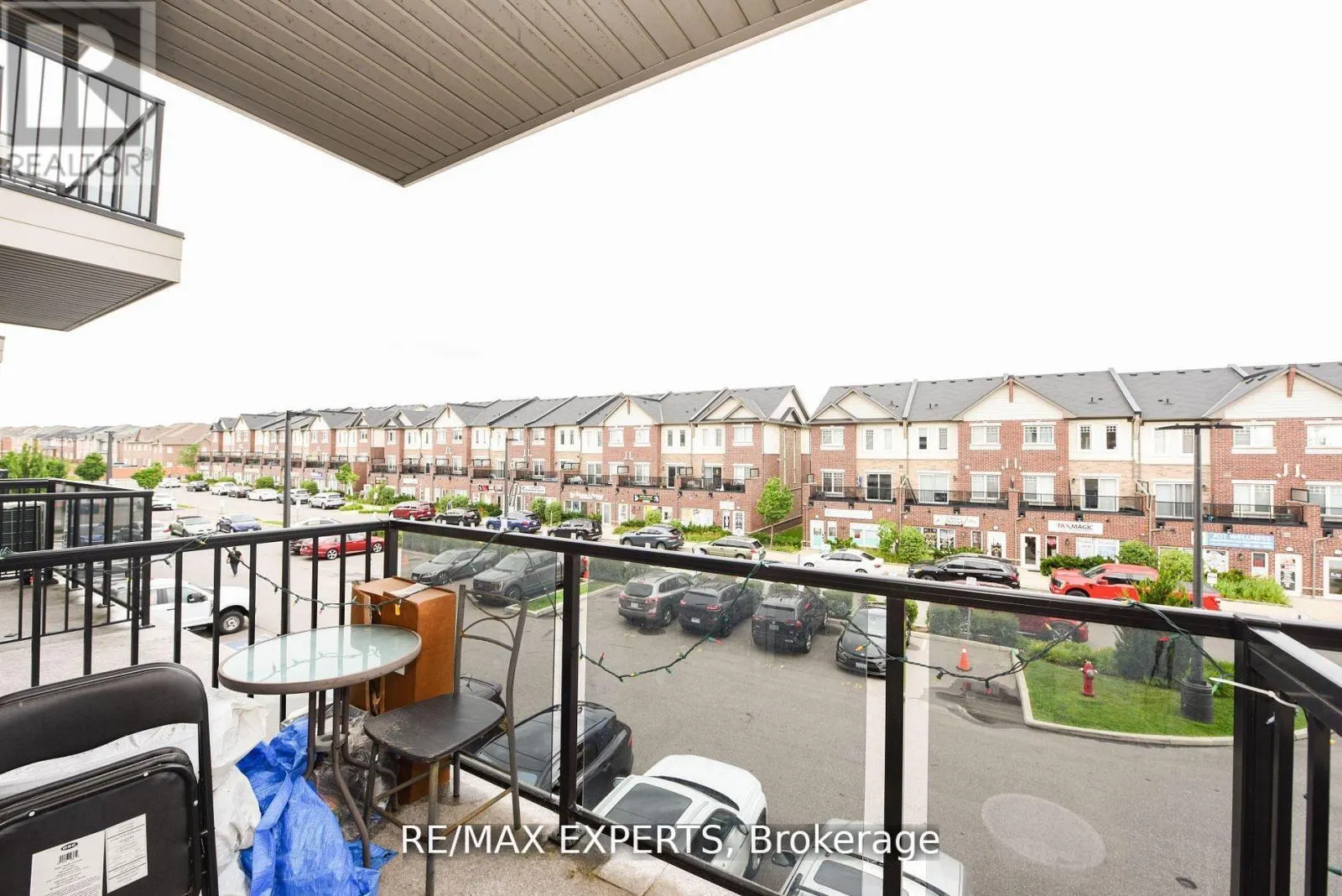 203 - 50 SKY HARBOUR DRIVE