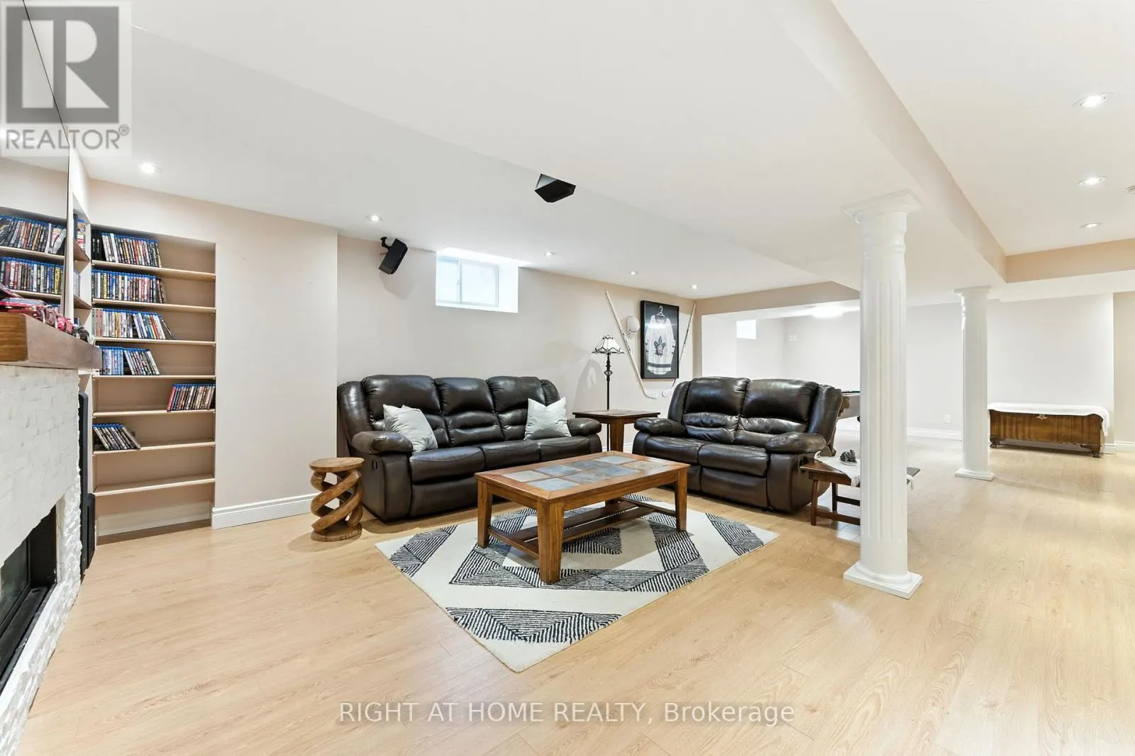 2465 WHISTLING SPRINGS CRESCENT