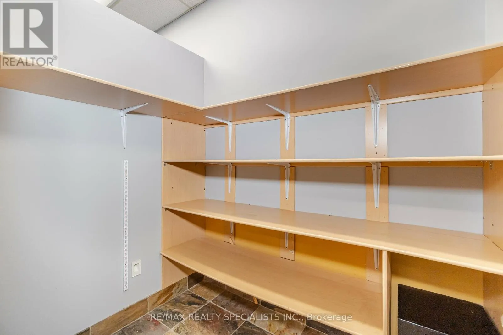 10 - 5160 EXPLORER DRIVE E