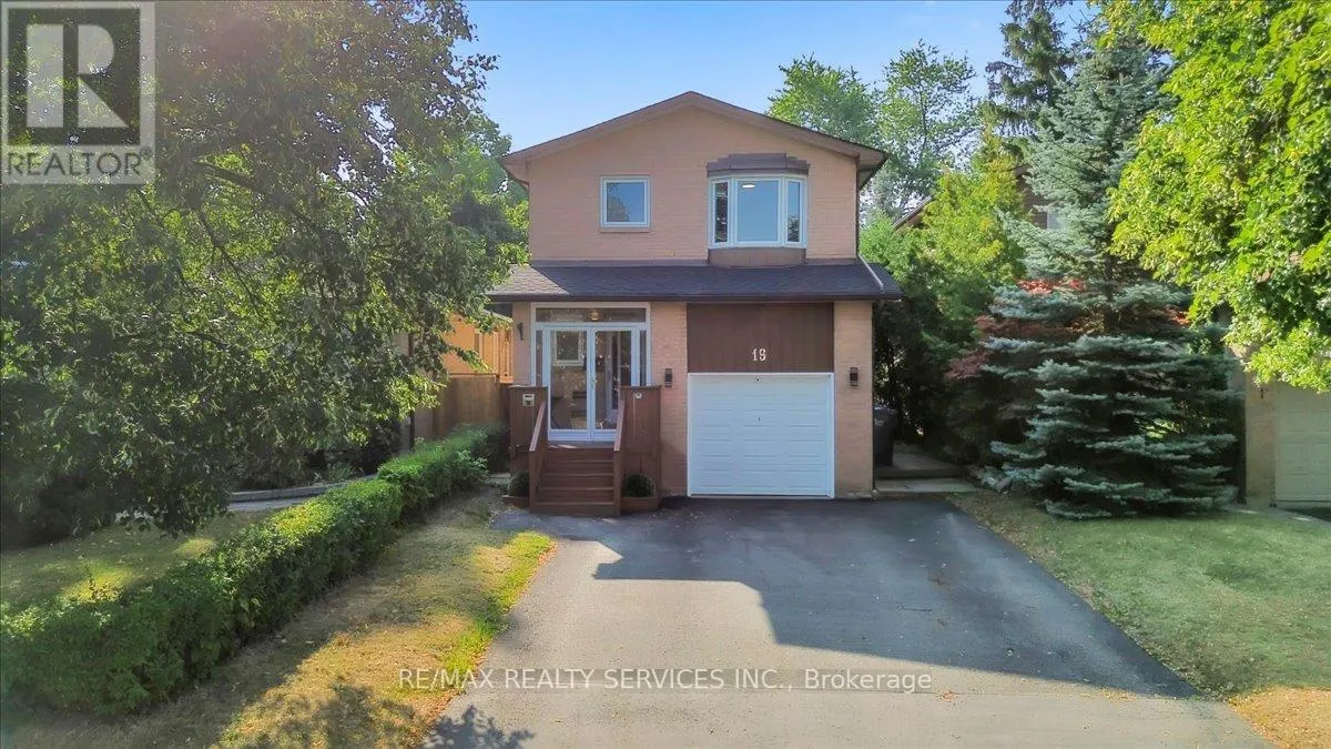 19 BLOSSOM AVENUE