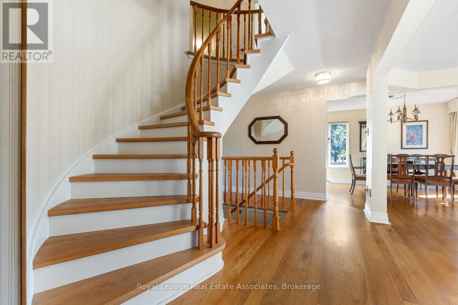 4424 TREETOP COURT