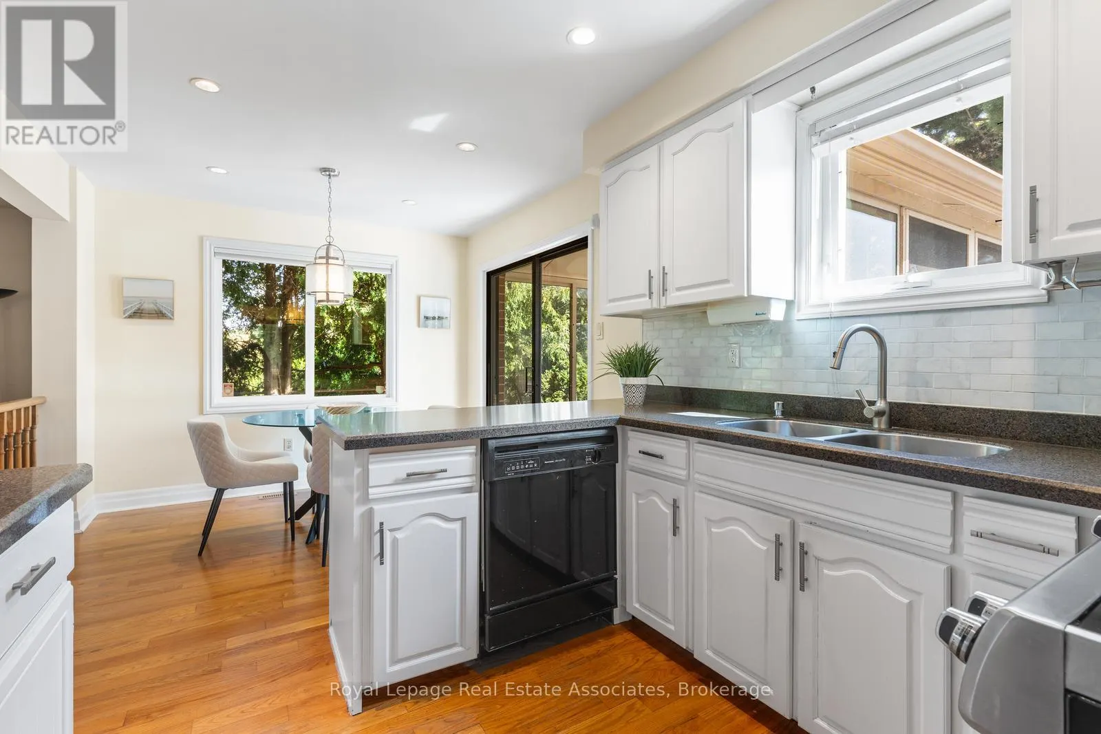 4424 TREETOP COURT