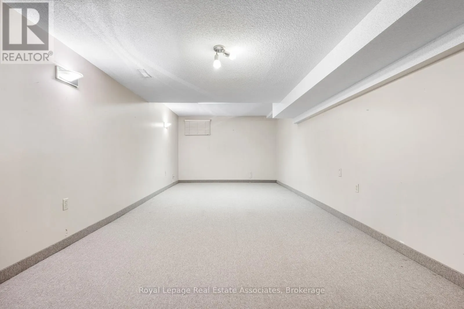 4424 TREETOP COURT