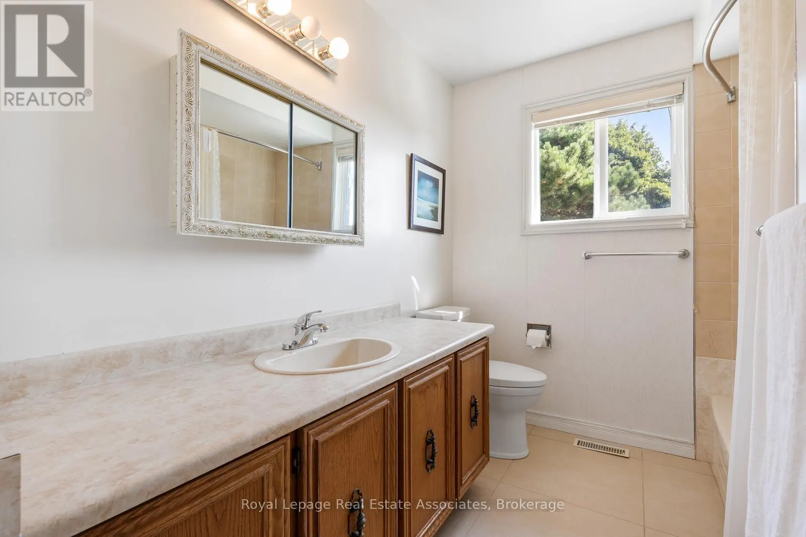 4424 TREETOP COURT
