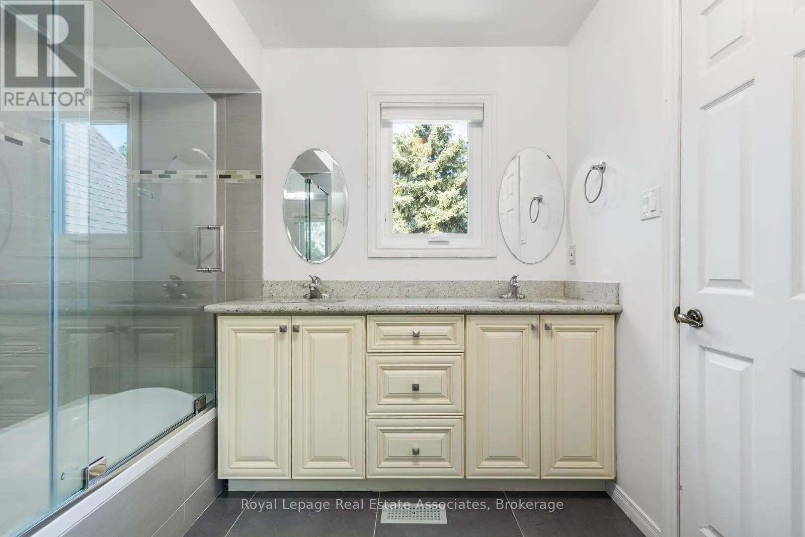 4424 TREETOP COURT