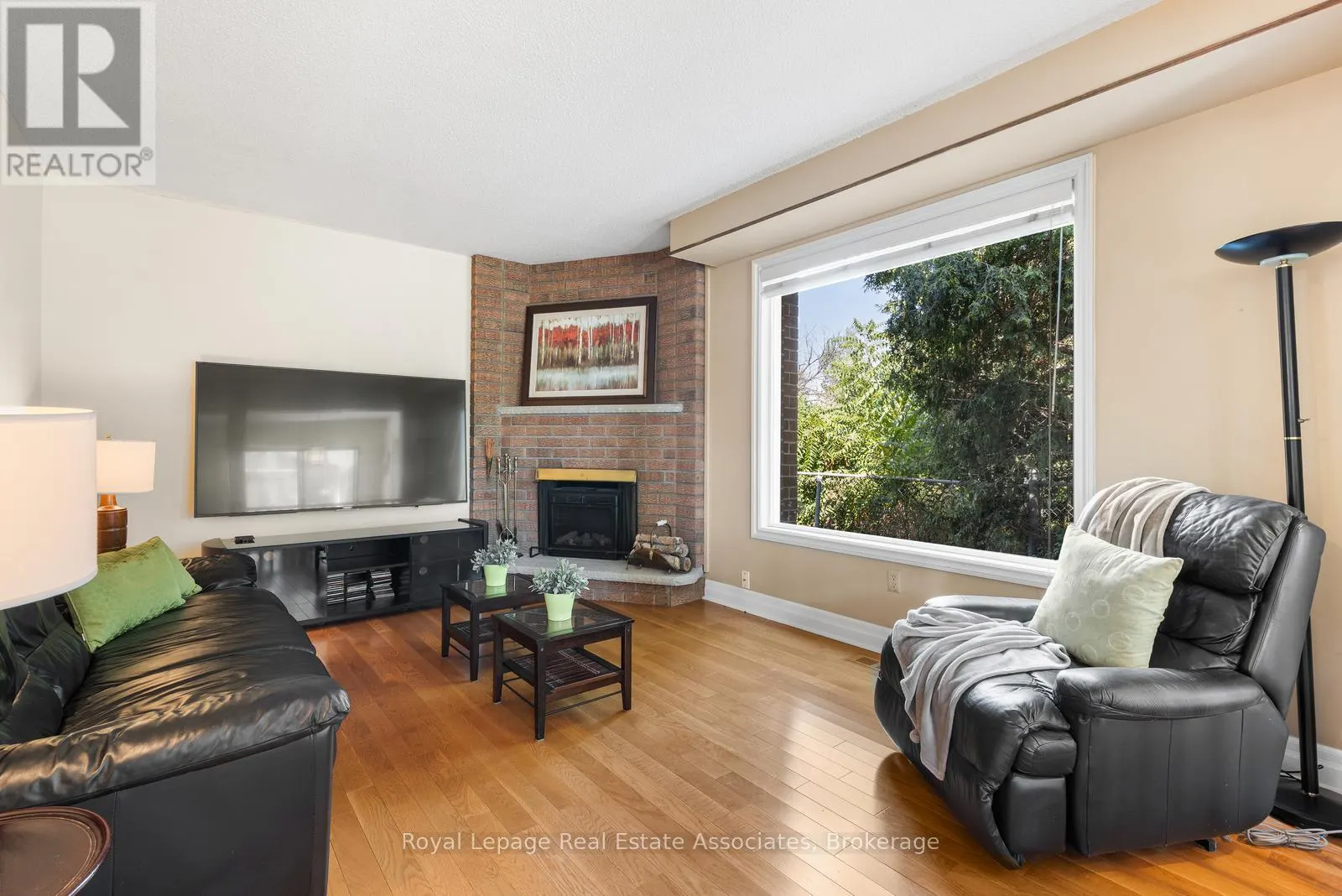 4424 TREETOP COURT