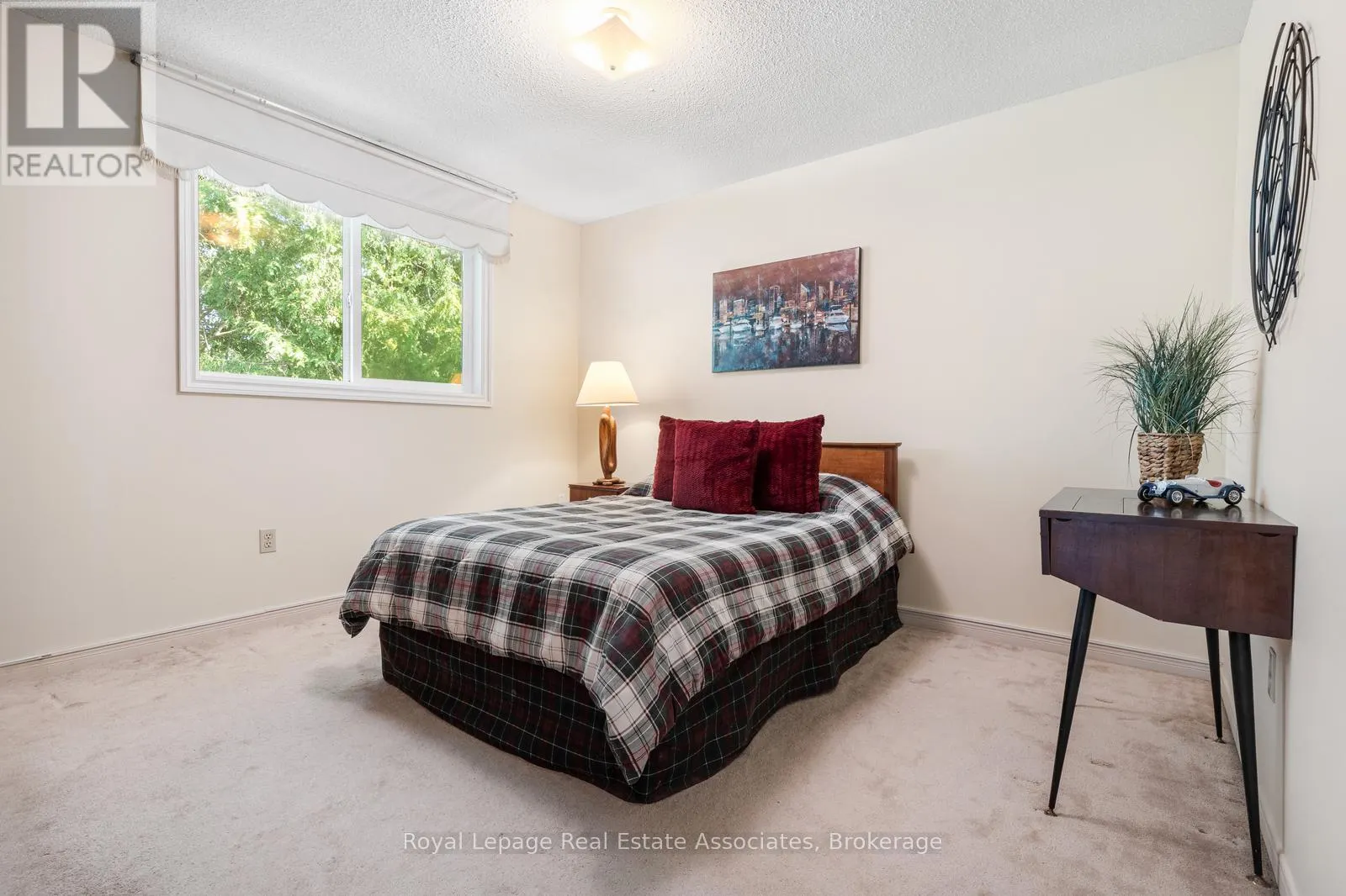 4424 TREETOP COURT