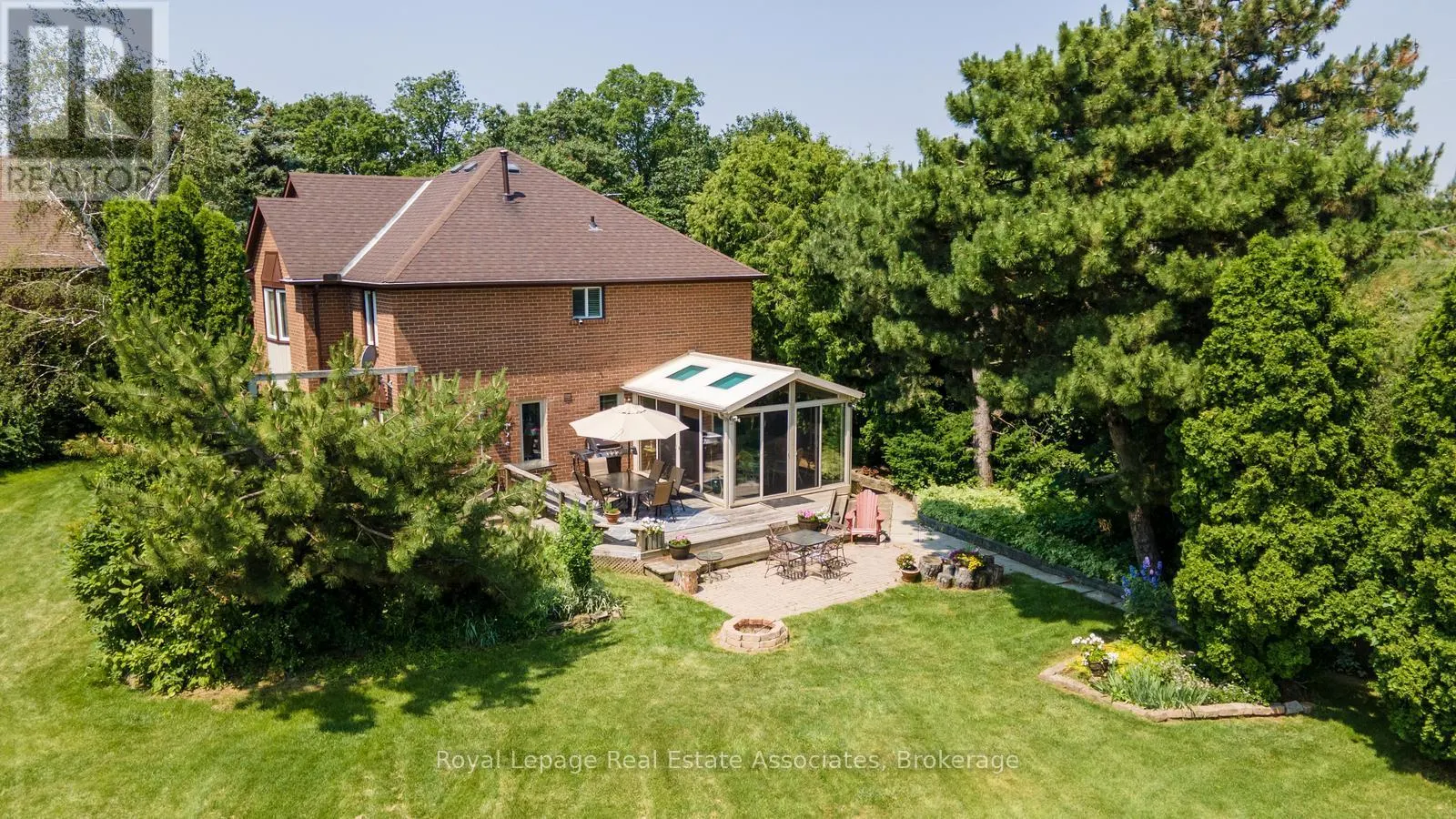 4424 TREETOP COURT