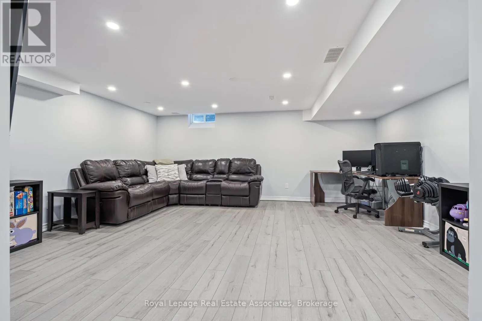 117 NIAGARA TRAIL