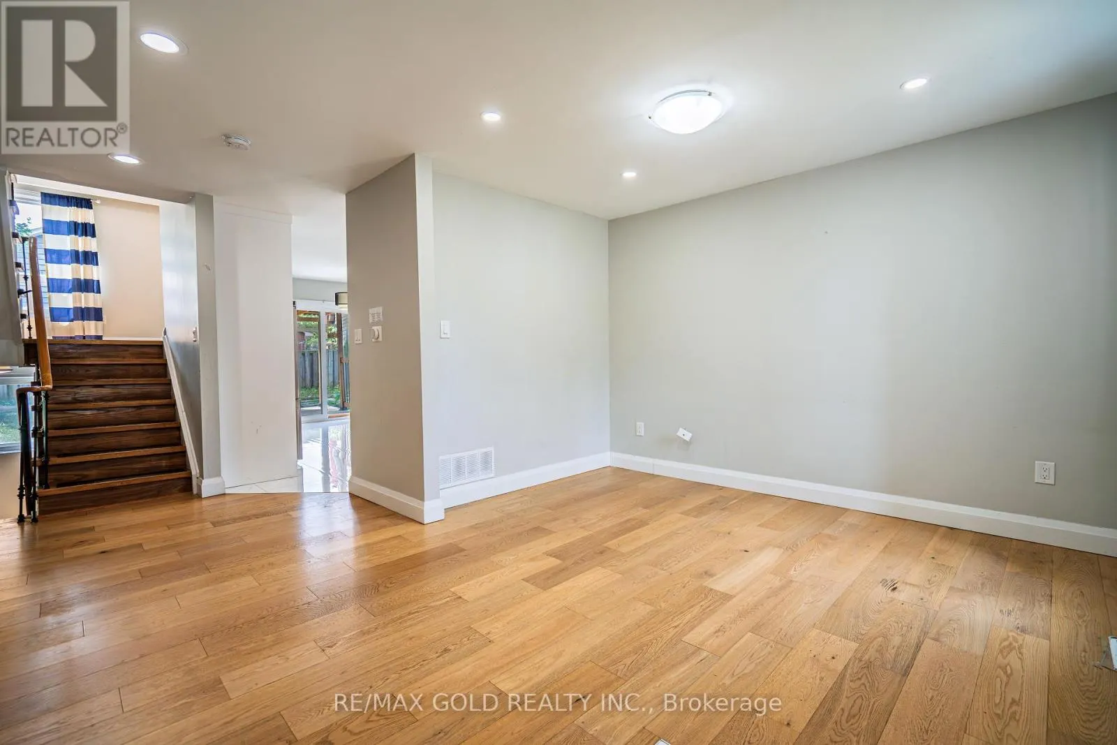 4032 TEAKWOOD DRIVE
