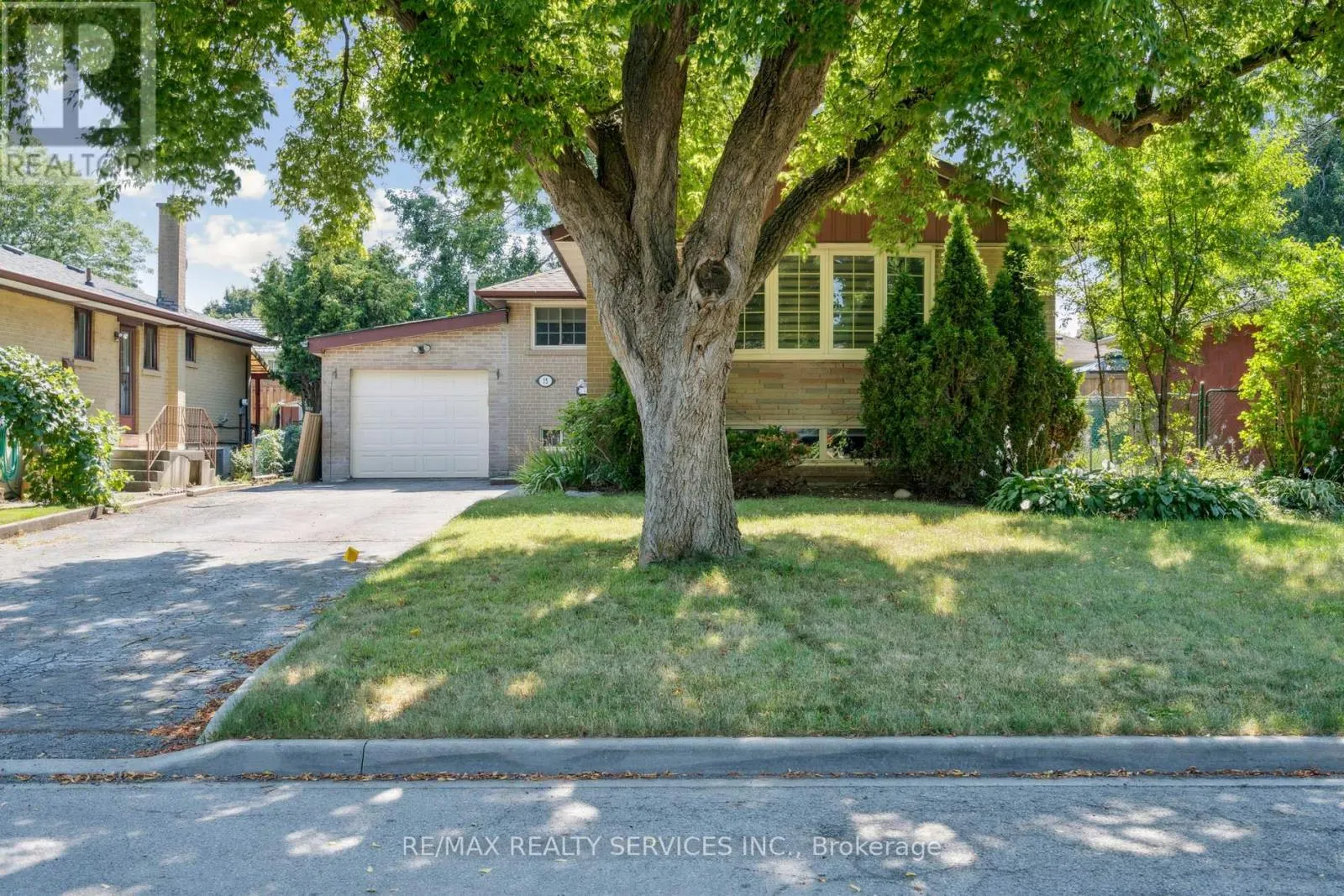 15 MCCLURE AVENUE