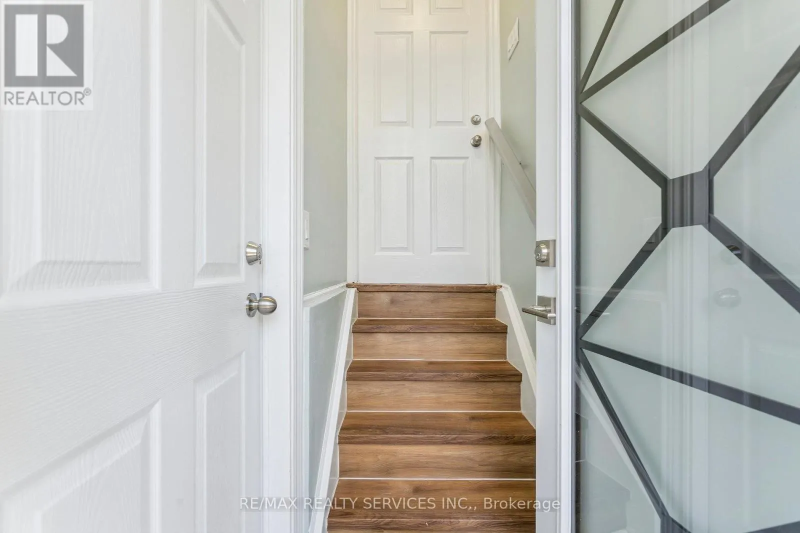 15 MCCLURE AVENUE