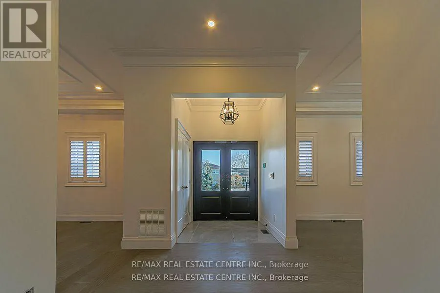 1 HAWTHORN CRESCENT