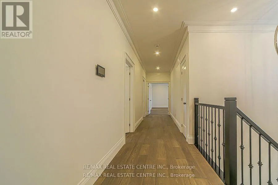 1 HAWTHORN CRESCENT
