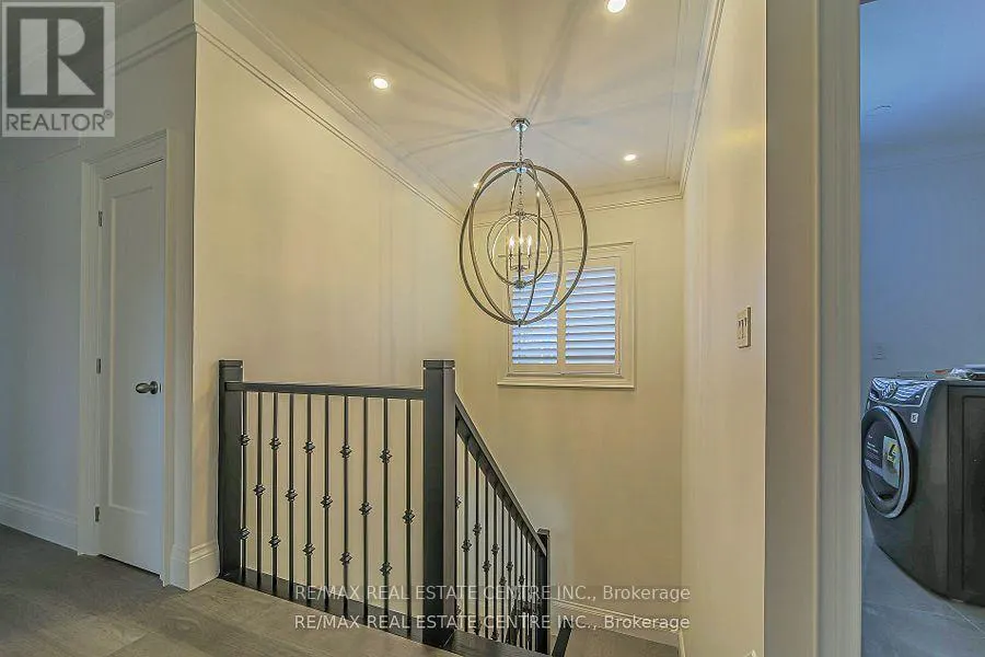 1 HAWTHORN CRESCENT