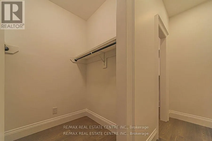 1 HAWTHORN CRESCENT